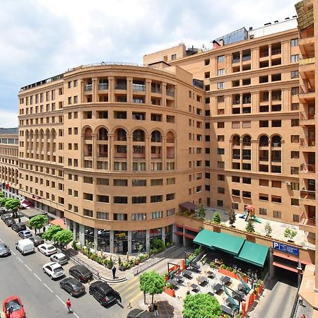 Armenak Apartment 5-Комнатная Yerevan Bagian luar foto