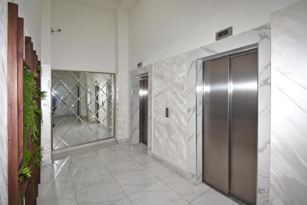 Armenak Apartment 5-Комнатная Yerevan Bagian luar foto