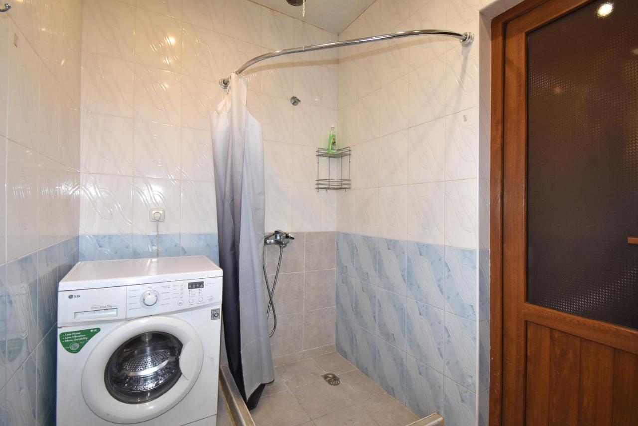 Armenak Apartment 5-Комнатная Yerevan Bagian luar foto