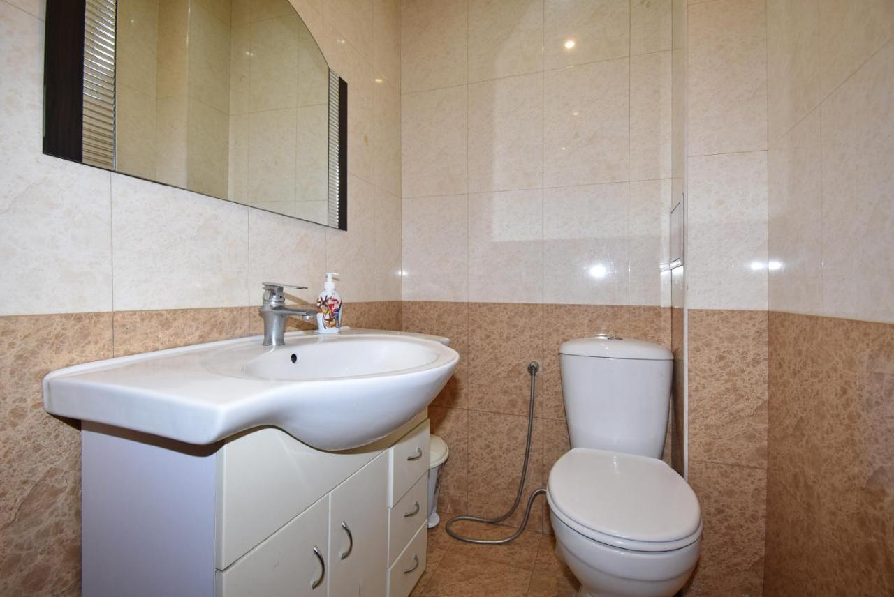 Armenak Apartment 5-Комнатная Yerevan Bagian luar foto