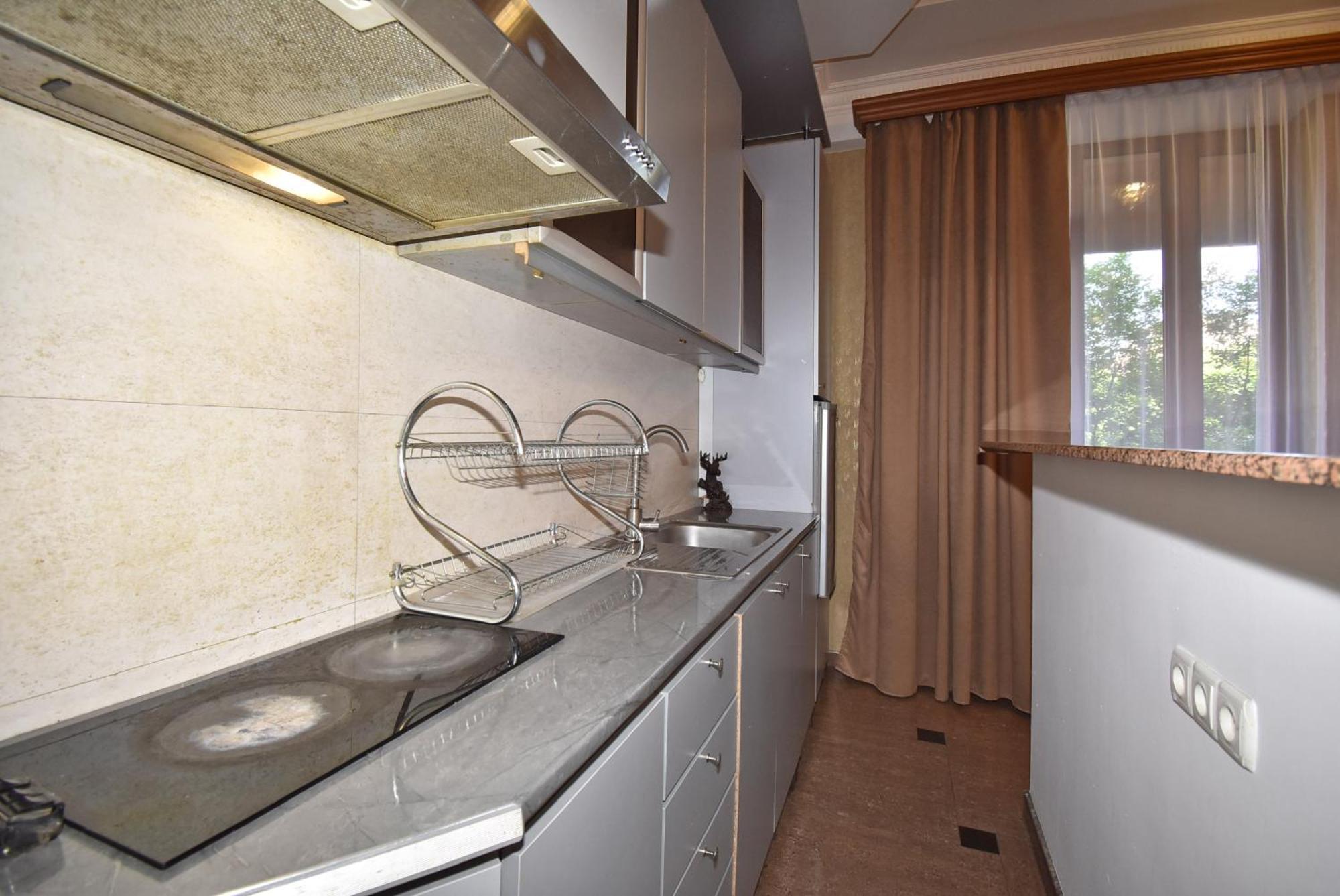 Armenak Apartment 5-Комнатная Yerevan Bagian luar foto