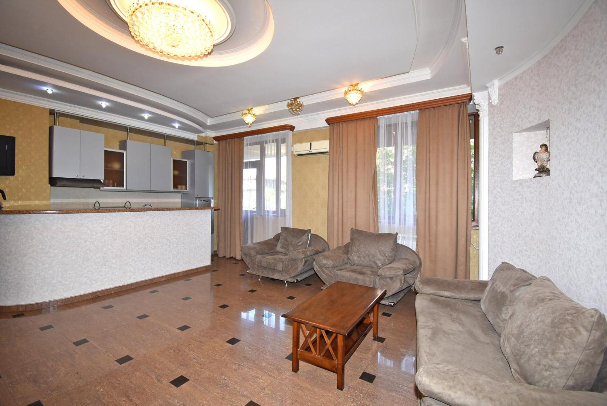Armenak Apartment 5-Комнатная Yerevan Bagian luar foto