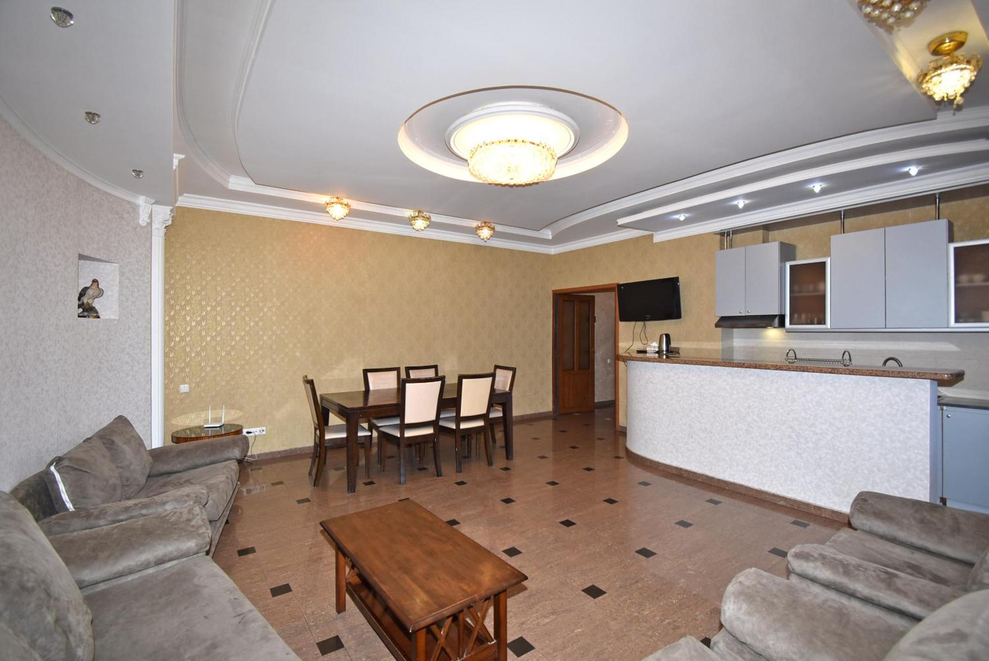 Armenak Apartment 5-Комнатная Yerevan Bagian luar foto